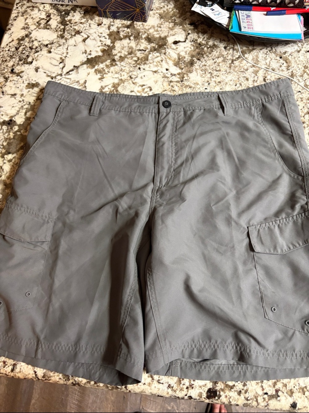 Magellan Outdoors Men's Cargo Shorts - Gray